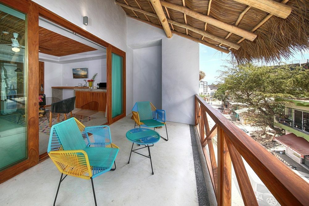 Casa Pepe Hotell Sayulita Eksteriør bilde Balcony of a suite at the hotel